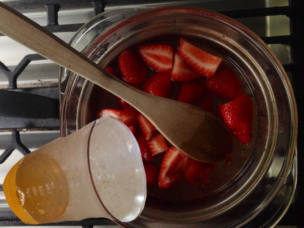 Add the gelatine to the strawberry mixture. Stir to dissolve.