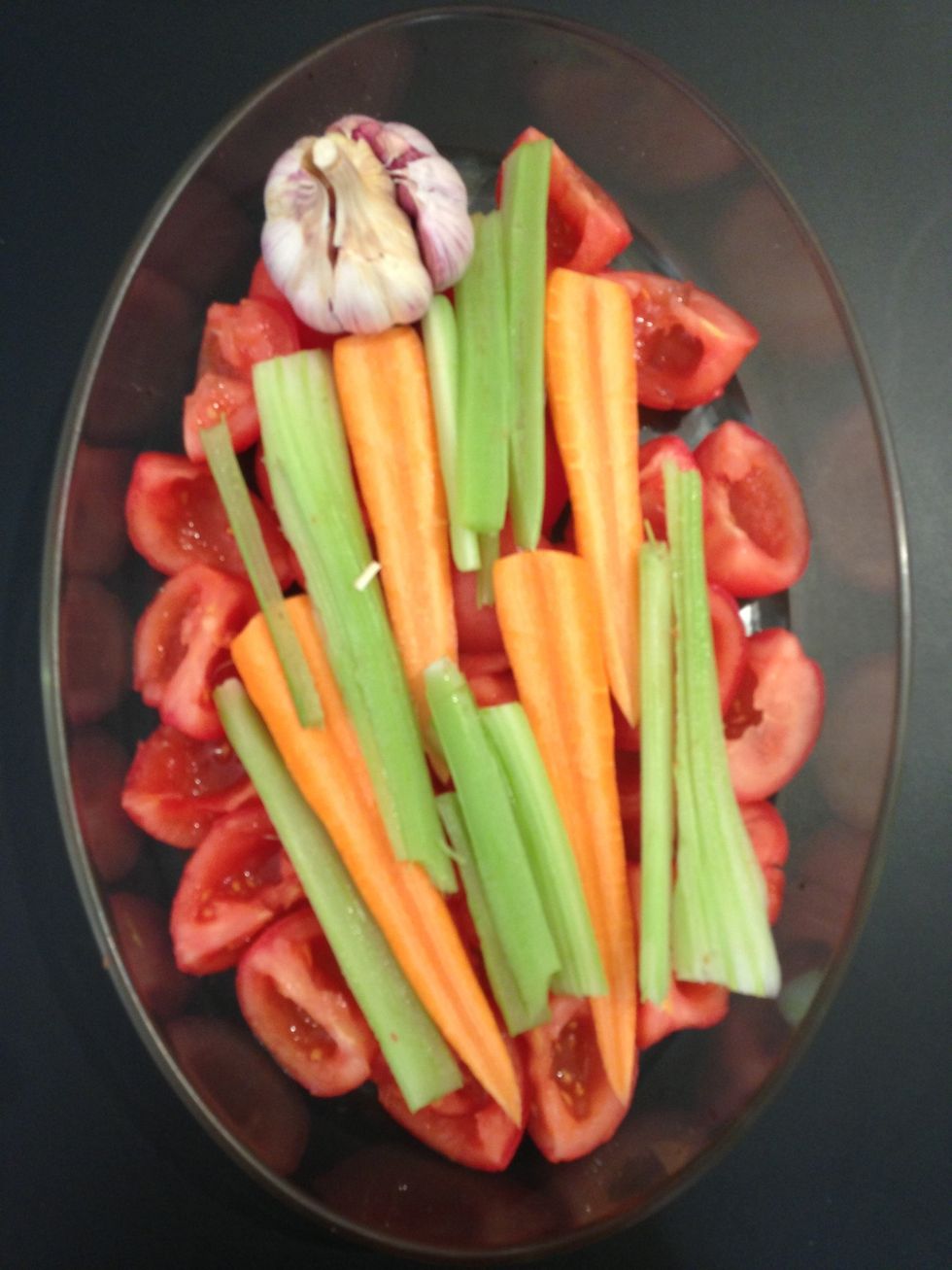 Add the head of garlic. Please do not cut it. It will oxidize and will give the effect undesired by so many people