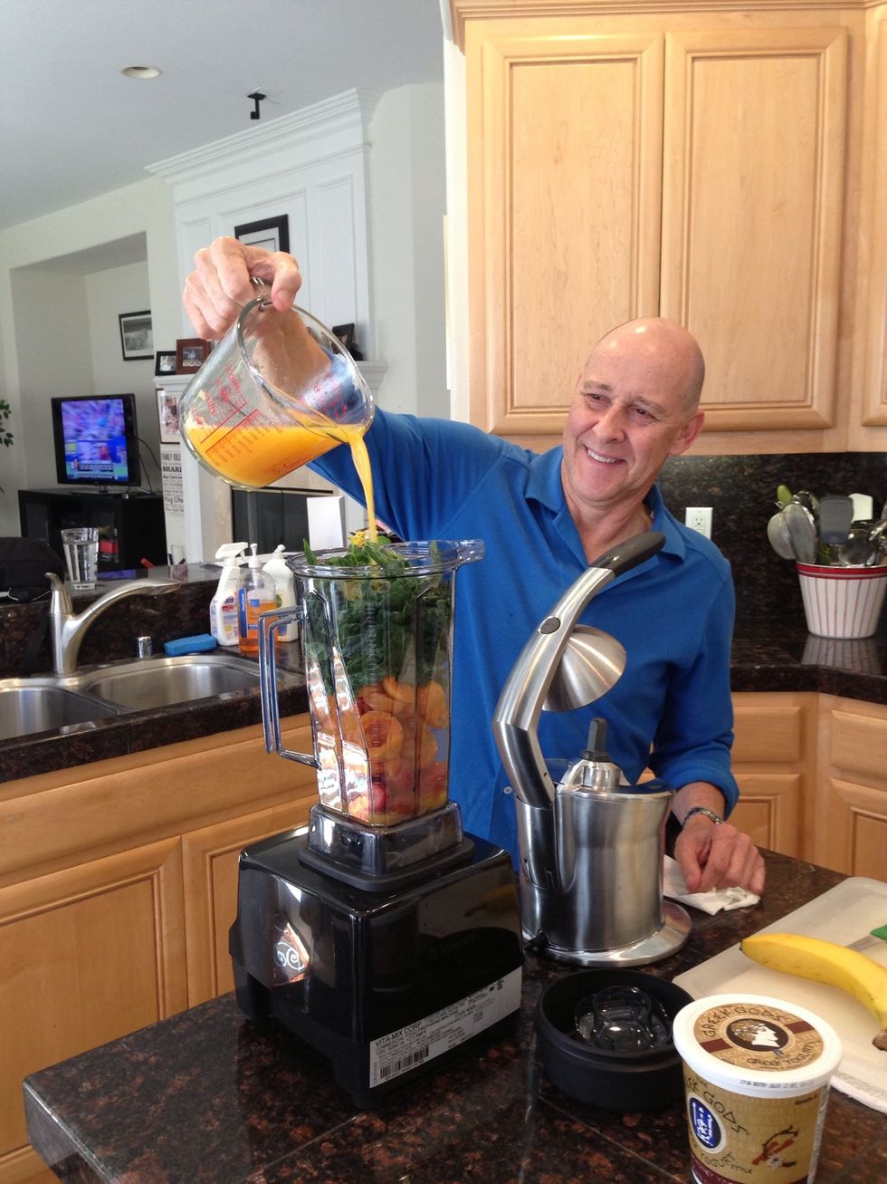 Add the juice into the blender mix.