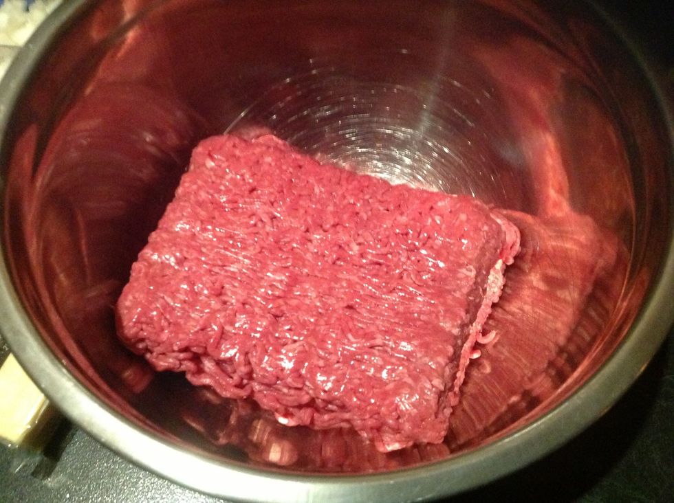 Add the lean beef mince