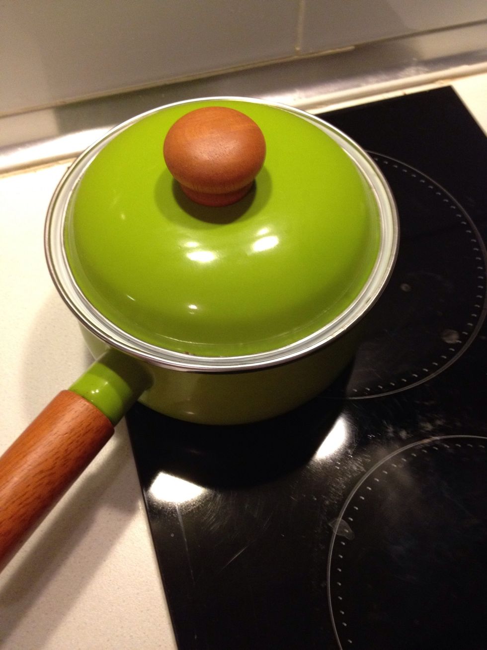 Add the lid. Let it steep for 15 mins.