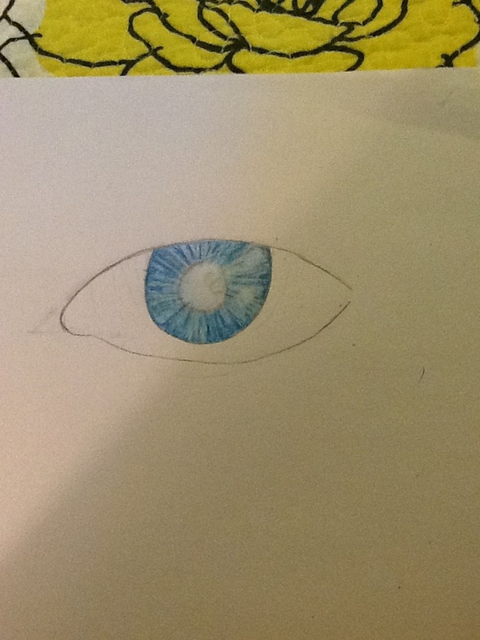 Add the lightest color over the circles