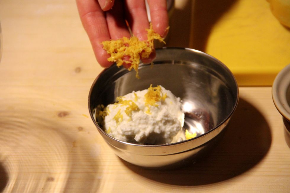 add the lomon rid to the ricotta mix well