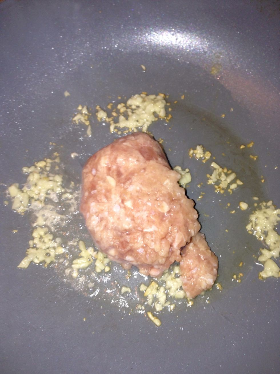 Add the meat to the wok with a pinch of salt and stir until they cooked\ud83d\udc14