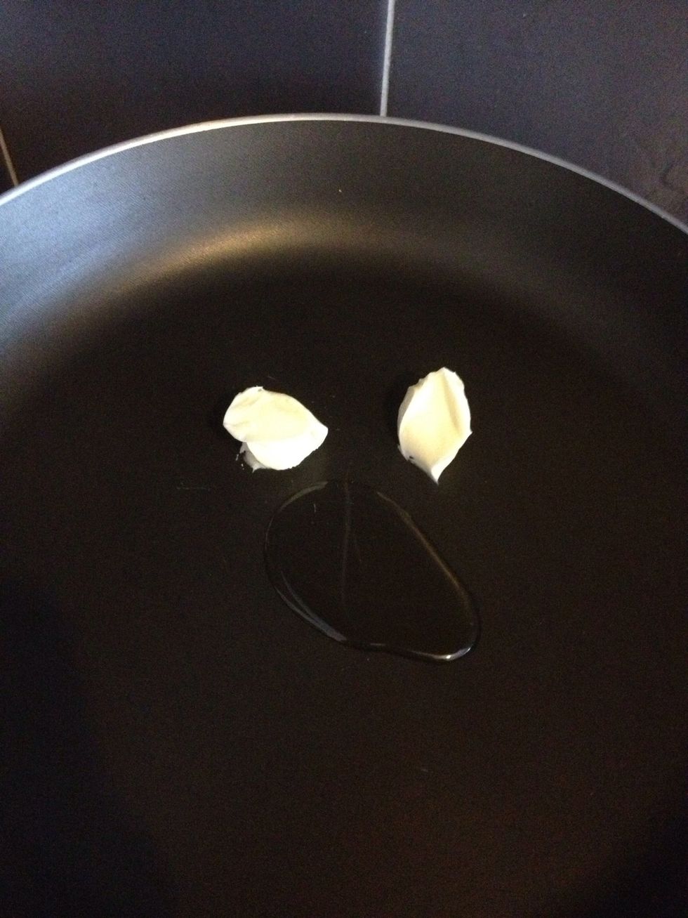 Add the oil and butter to a pan, and warm on a medium heat