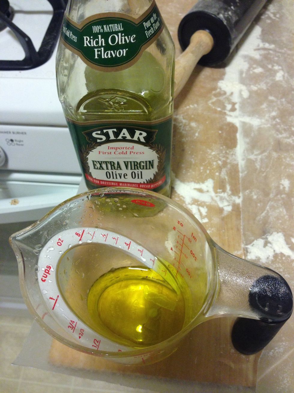 Add the olive oil to the pan.
