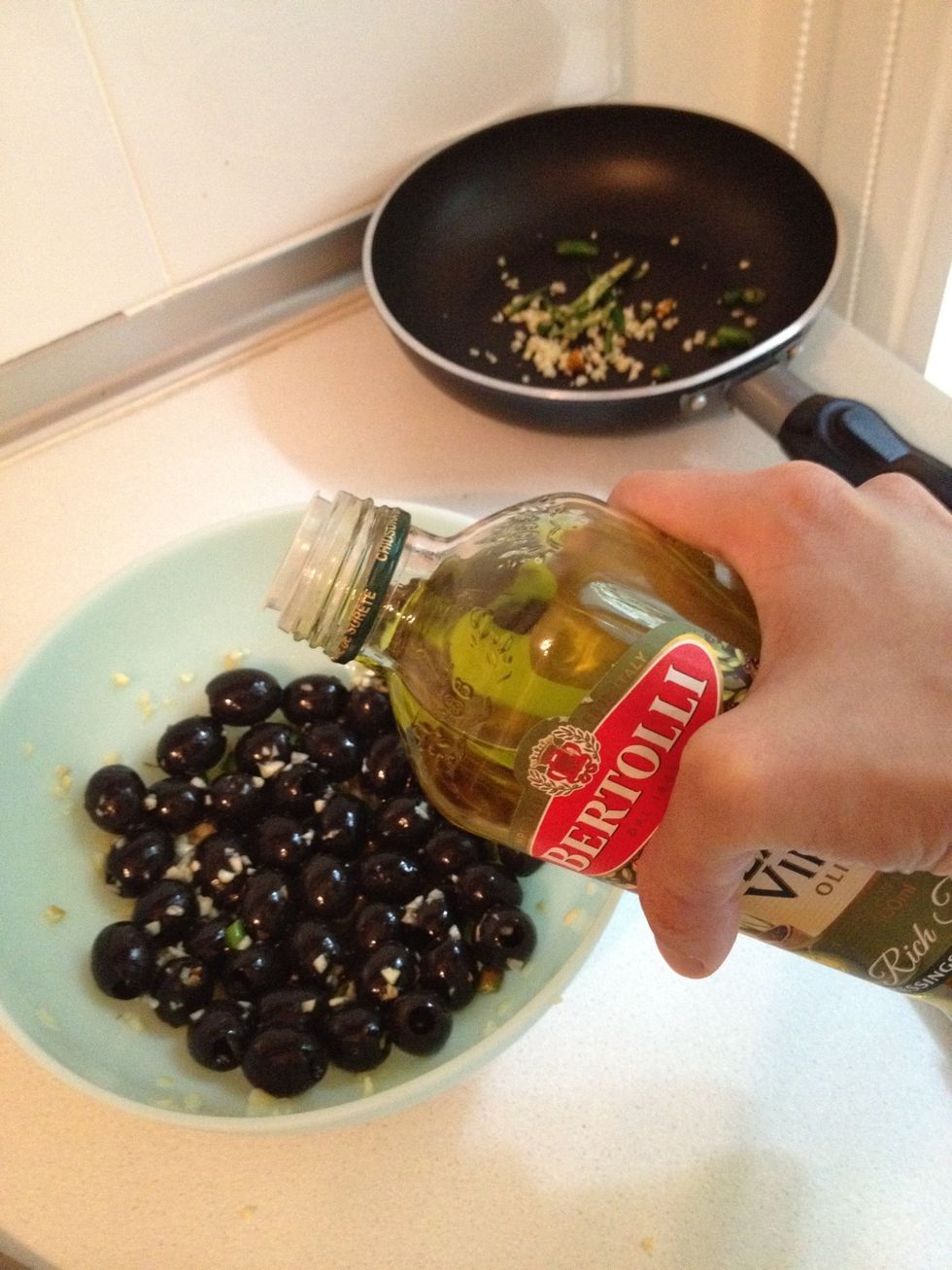 Add the other half of oil on top and leave it for at least 10 minutes. At this point you can put it in a zip lock and keep this in the fridge until party time. This can stay in the fridge for weeks.