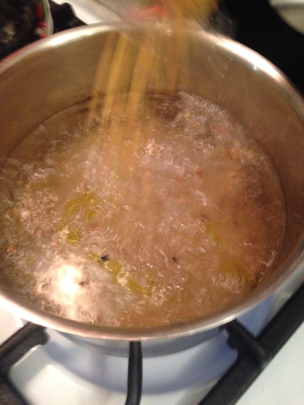Add the pasta to the boiling water and cook for 17 min