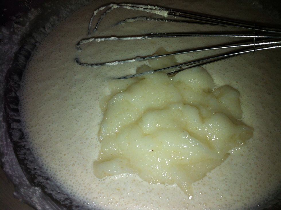 Add the pasty mixture to the ground rice.