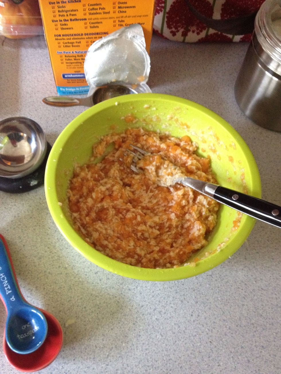 Add the pur\u00e9e. letting the pur\u00e9e sit with baking soda will make it form like jello. So when you go to mix it, it will look a little chunky and weird. Don't panic, it will still taste good.