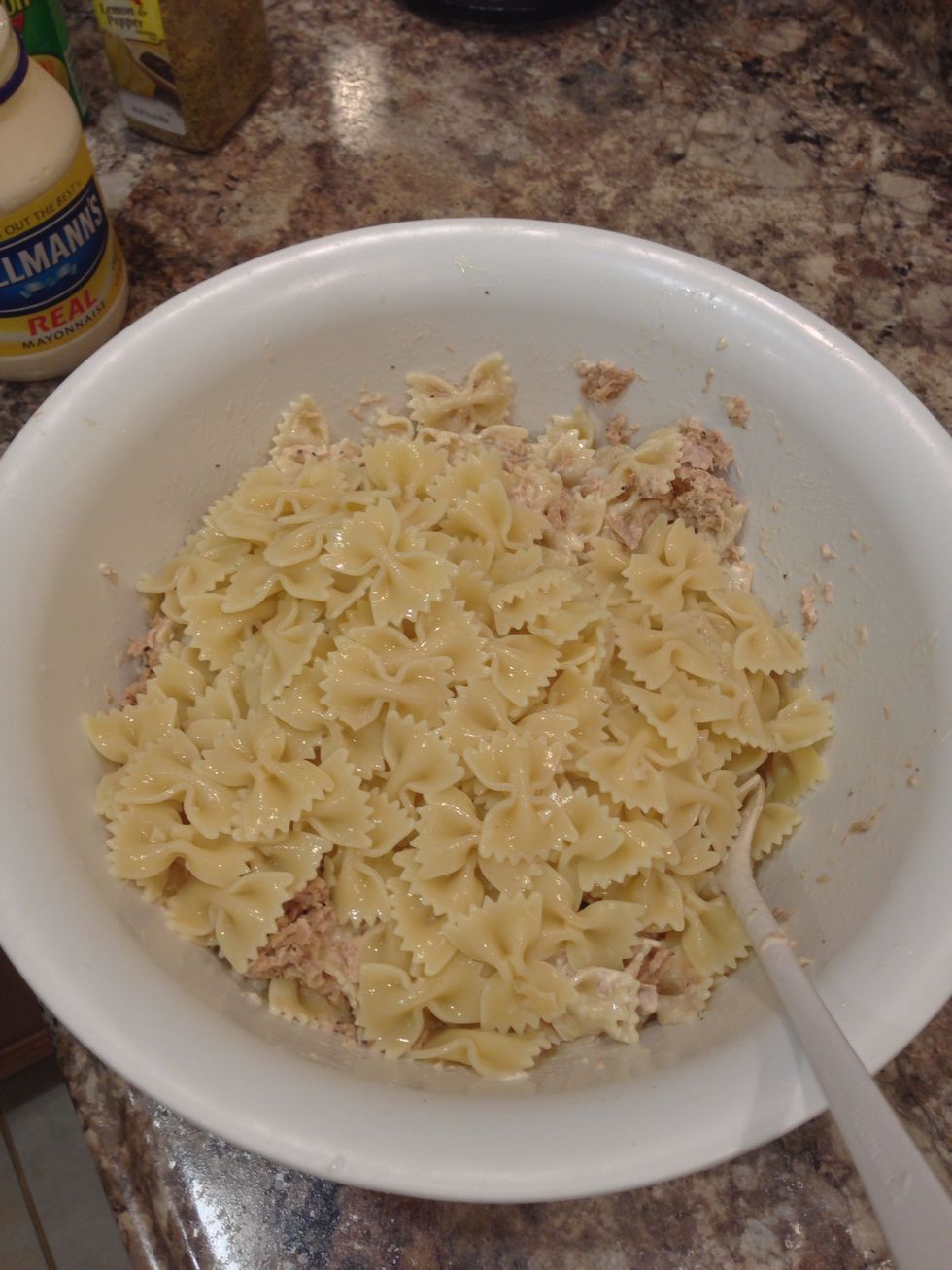 Add the rest of the bows on top. You want more bows than tuna preferably