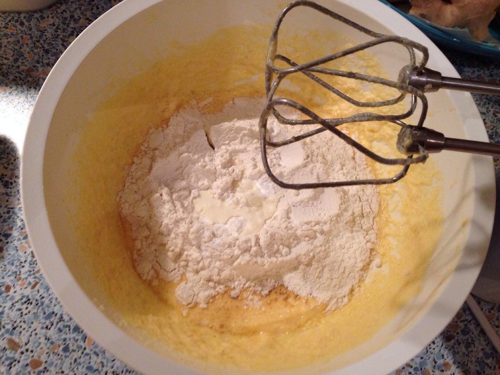 Add the rest of the ingredients, whip together.