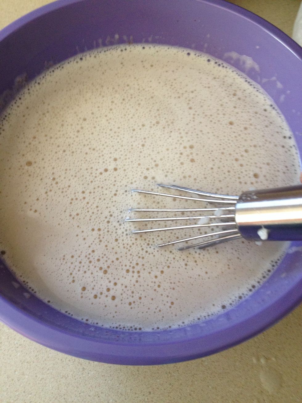 Add the rice and residual water into the egg mixture and stir