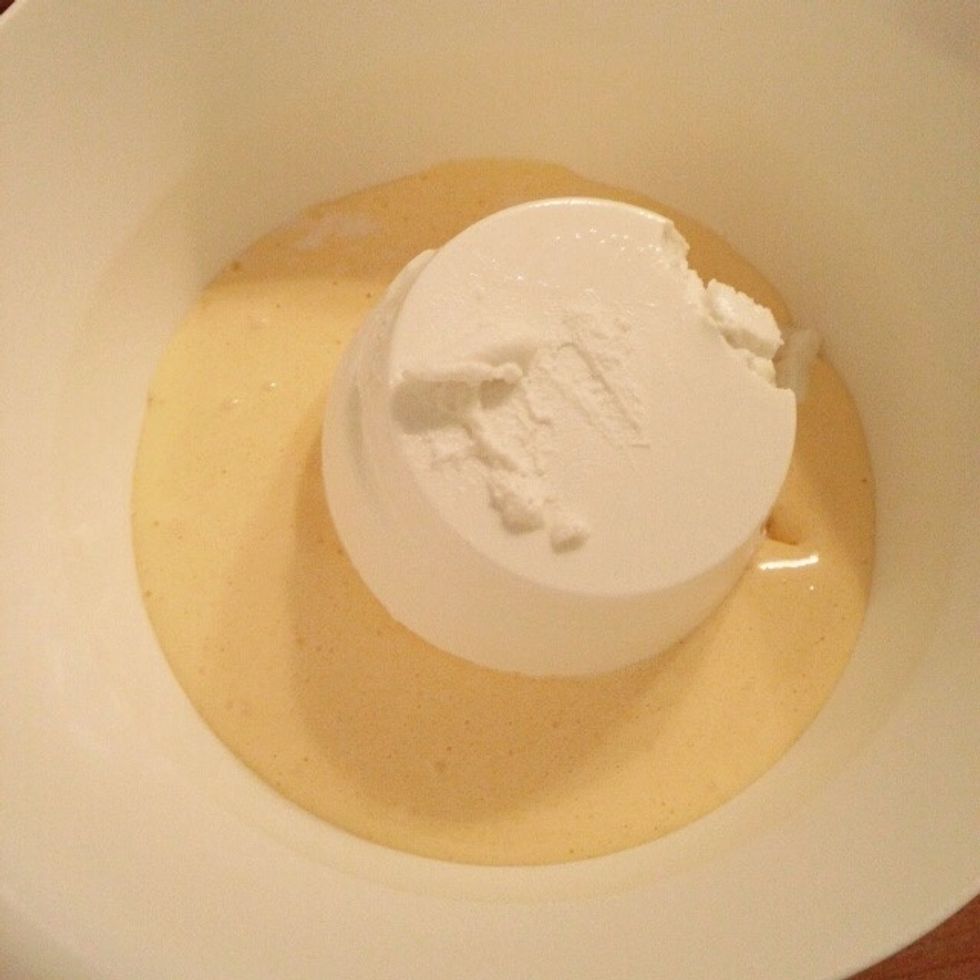 Add the ricotta into one of the bowls and whisk together