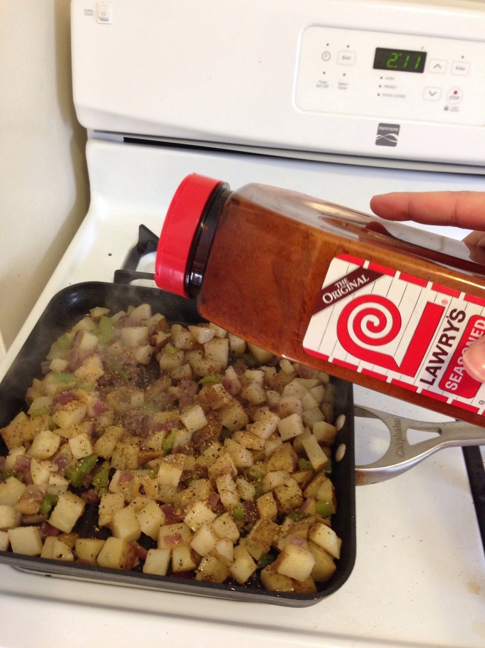 Add the seasoning salt.