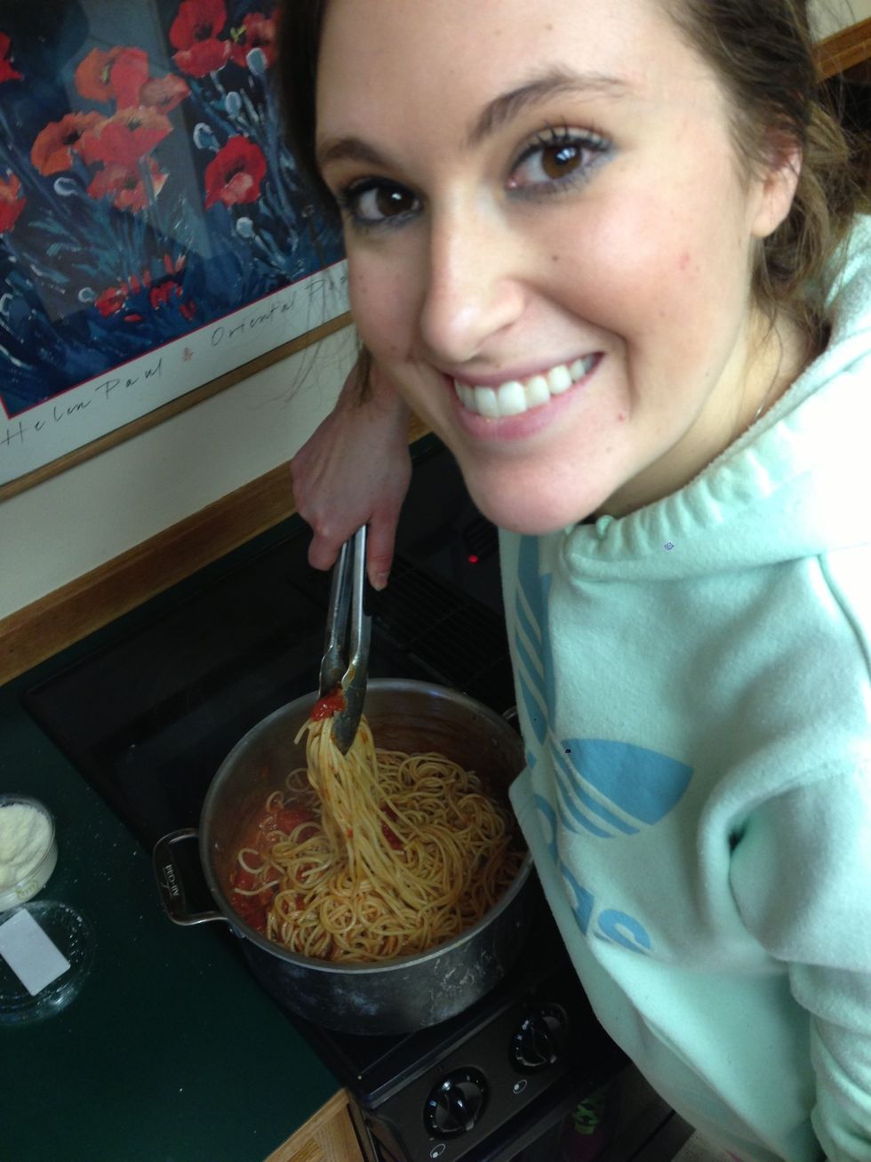 Add the spaghetti to the leftover sauce