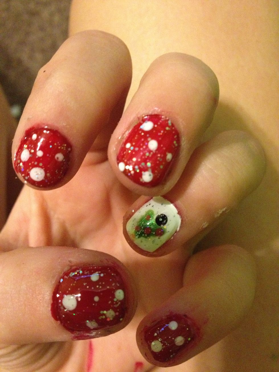 Add the sparkles on all your nails