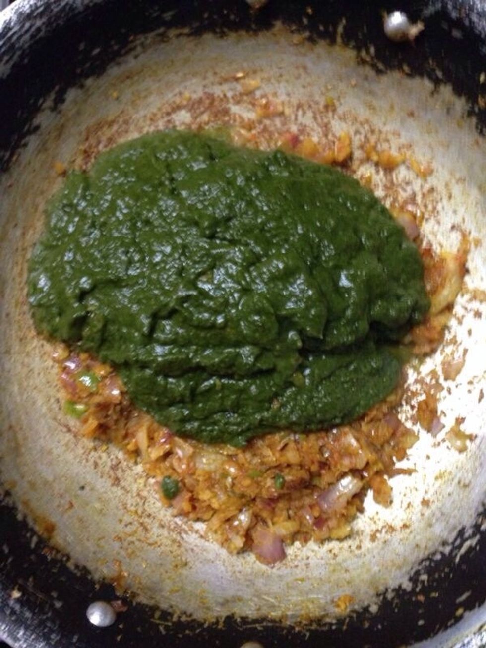 Add the spinach pulp and cook for another 3-5 minutes