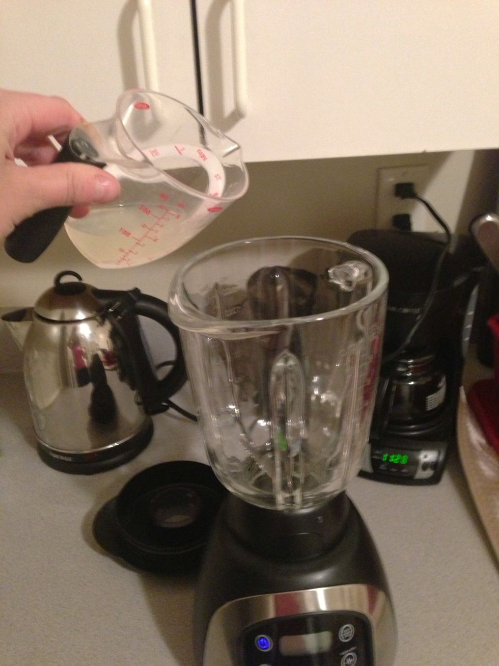 Add the sweet n sour to a blender.