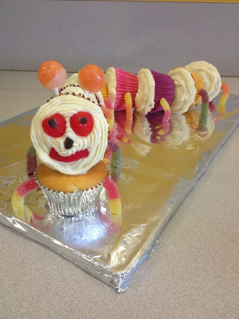 Add the two lollipops as the antennas