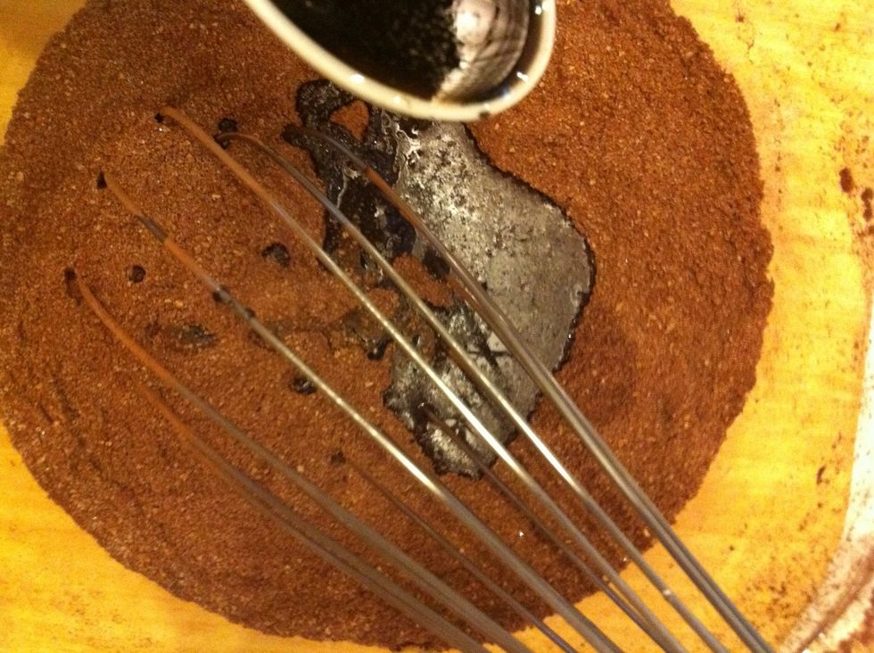 Add the vanilla extract and mix quickly