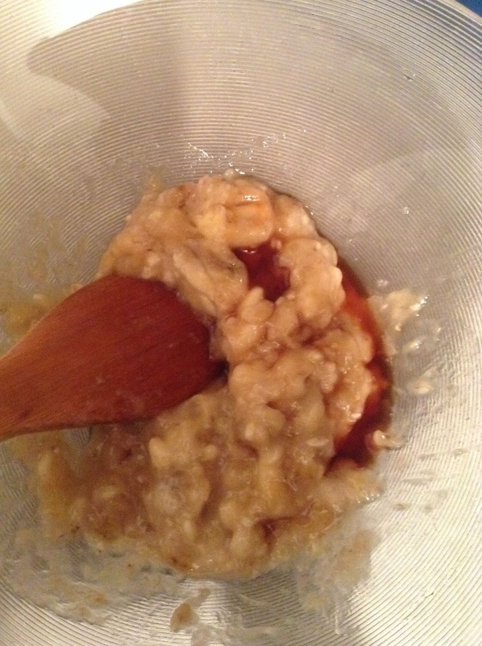 Add the vanilla extract. Mix.