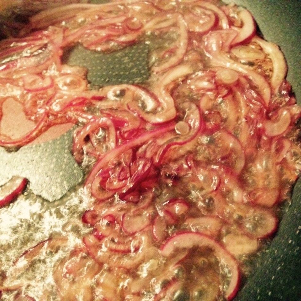 Add the vinegar in and turn the heat to high.