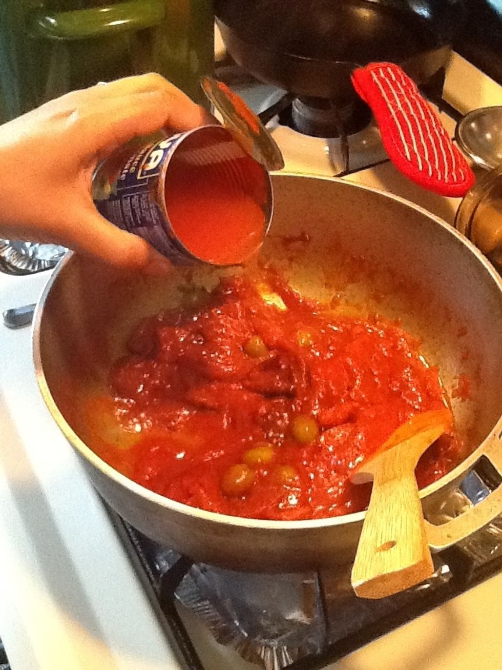 Add the water to the sauce.