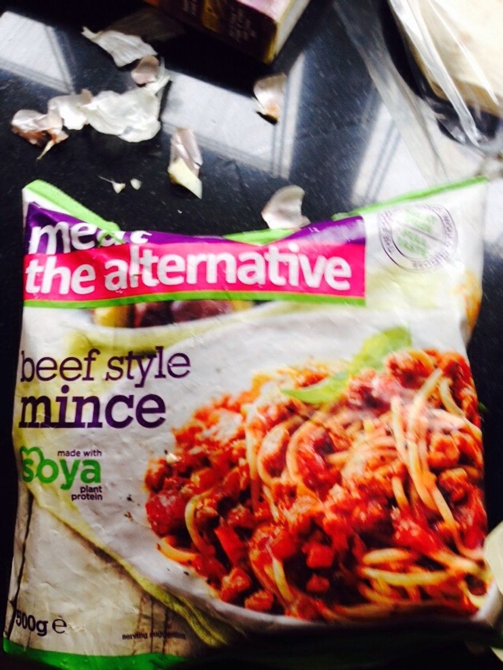 Add the whole packet of mince and stir in til it's cooked (sorry haven't got a photo of it in the pan)