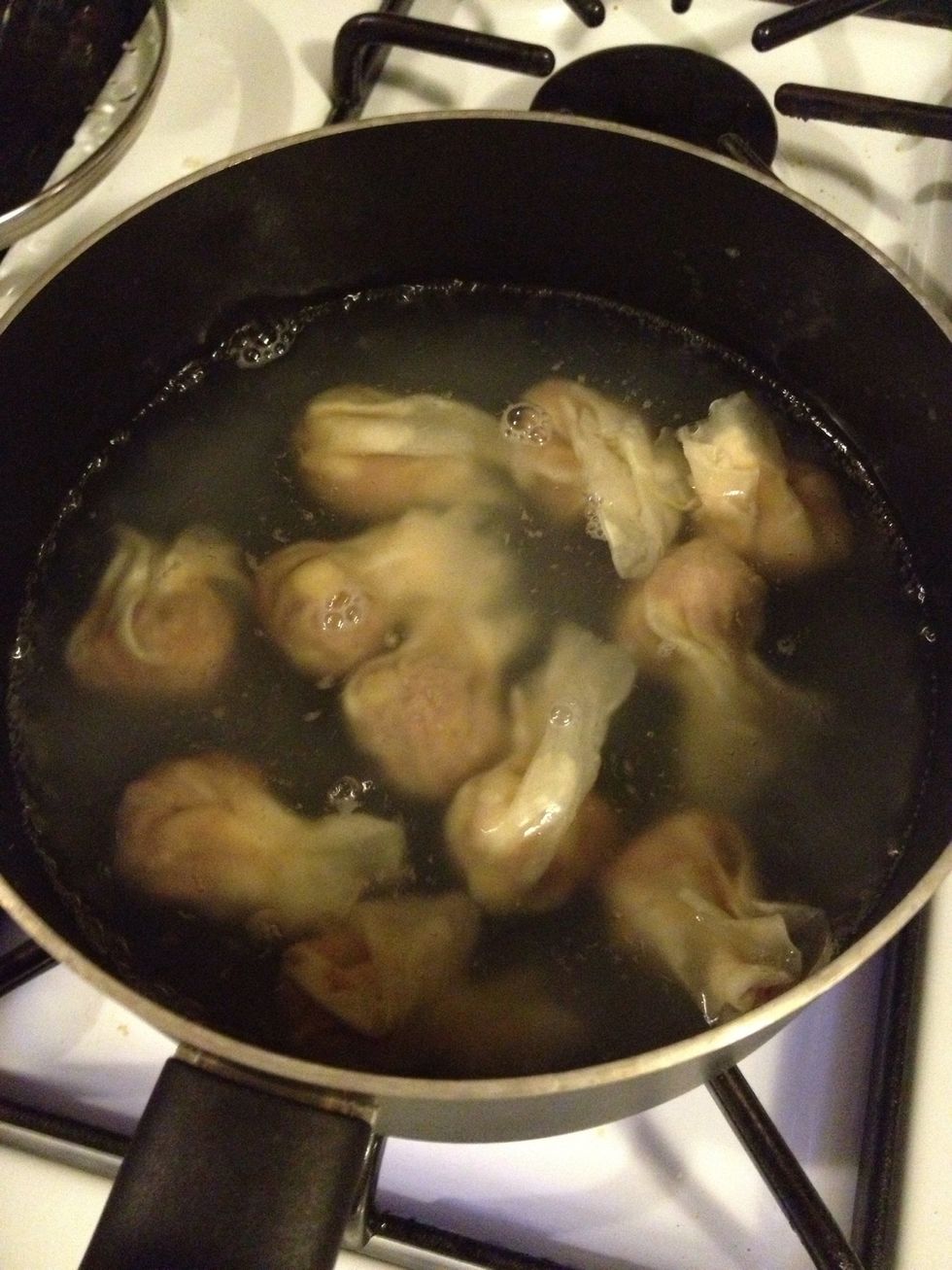 Add the wonton, cook for 5 minutes or more, drain and put in another bowl.