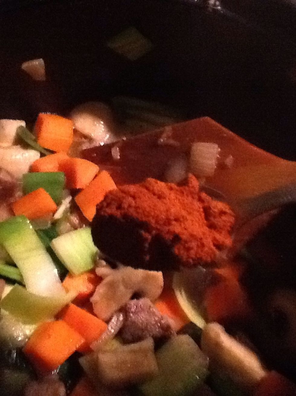 Add this to the stew along with a heaped teaspoon of paprika