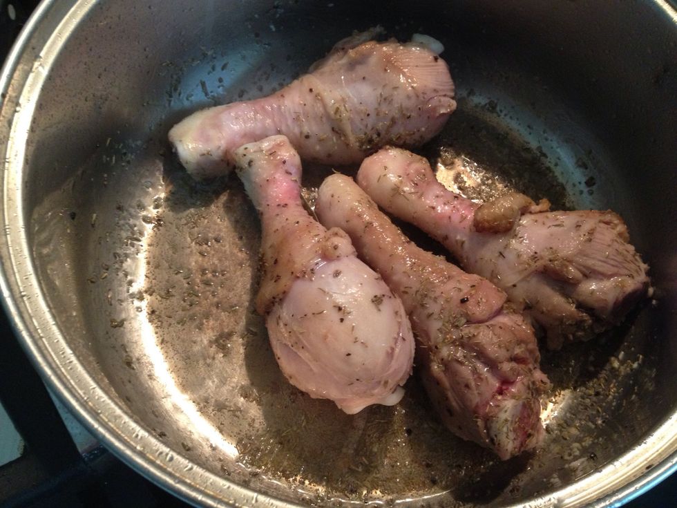 Add Thyme, Bay leaf and garlic. Cook for 1 minute. Add enough cold water to cover chicken. Simmer gently for 20 mins.