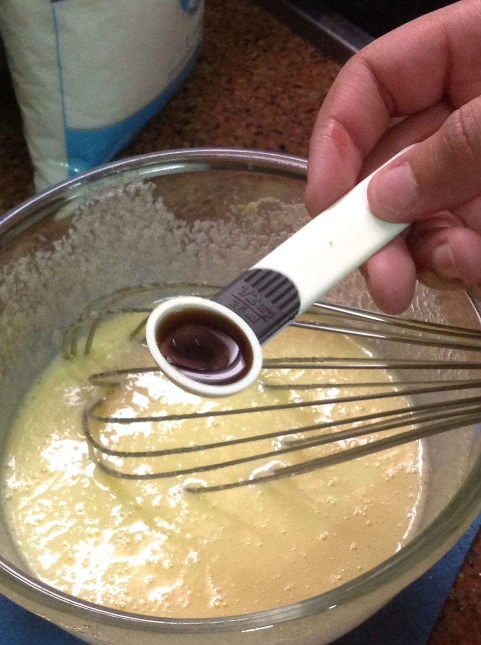 add to that 1/2 a teaspoon of vanilla extract .