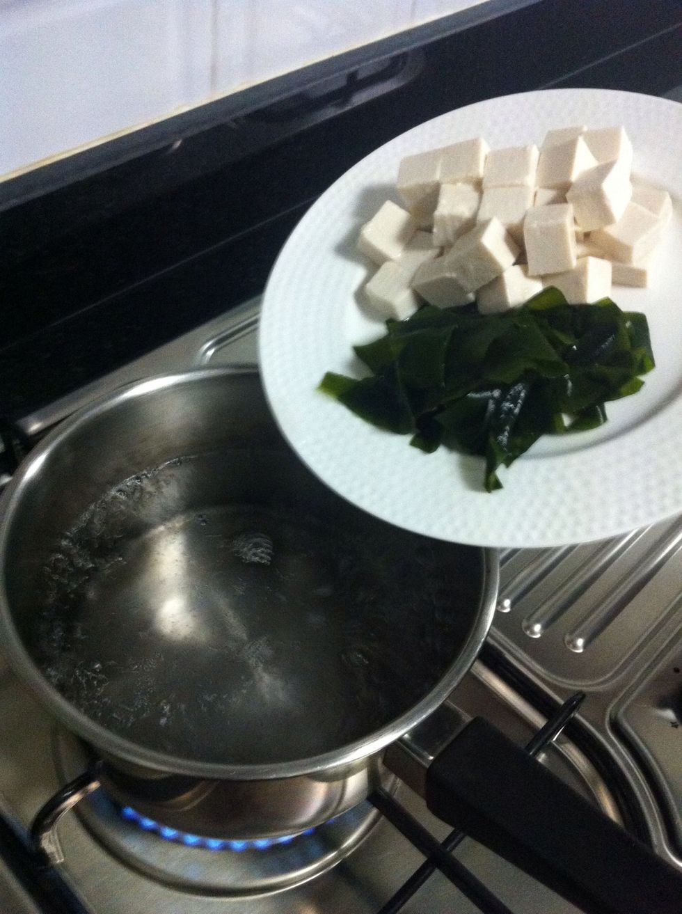 Add tofu 150 g. and wagame seaweed 40 g.