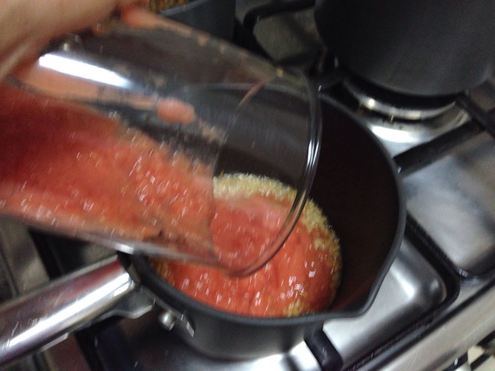 Add tomato juice \u0646\u0636\u064a\u0641 \u0639\u0635\u064a\u0631 \u0627\u0644\u0637\u0645\u0627\u0637\u0645