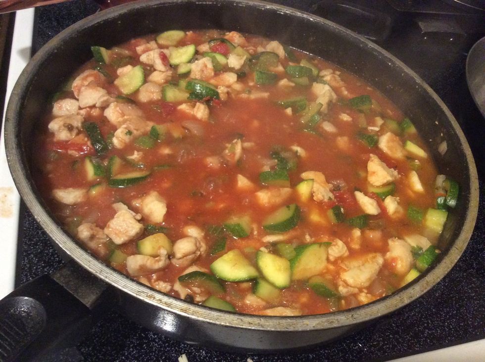 Add tomato sauce & let it cook for 30 min