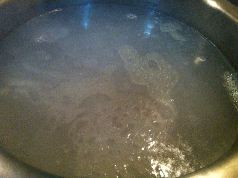 add two table spoon oil and two table spoon salt in boiled water and add first size of macaronis