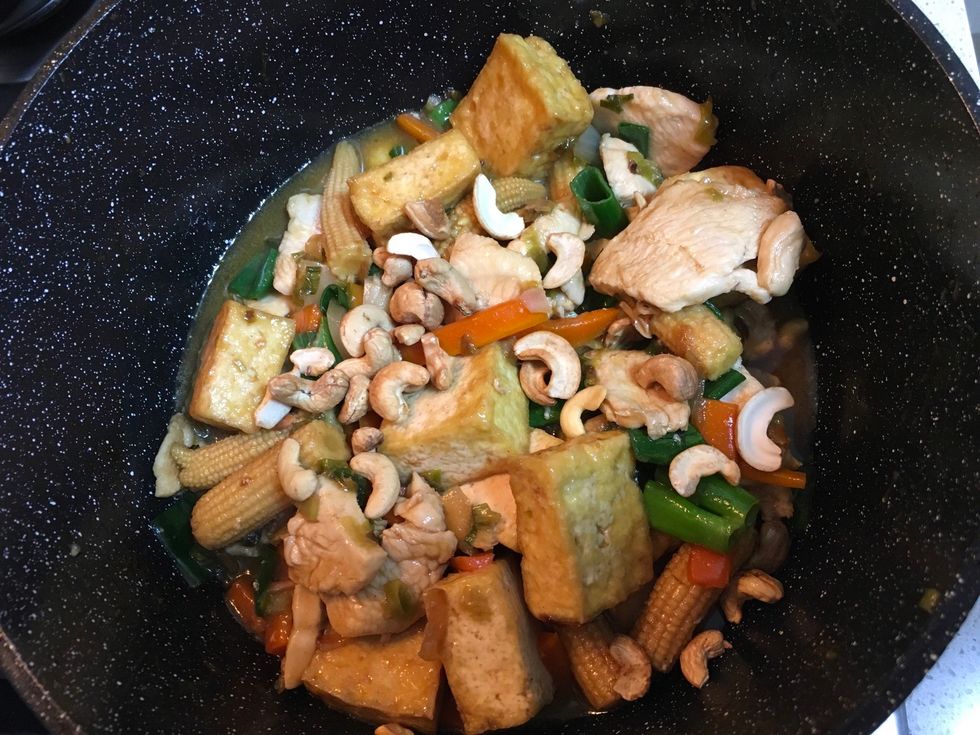 Add up the cashew nut and stir well. Turn off the heat