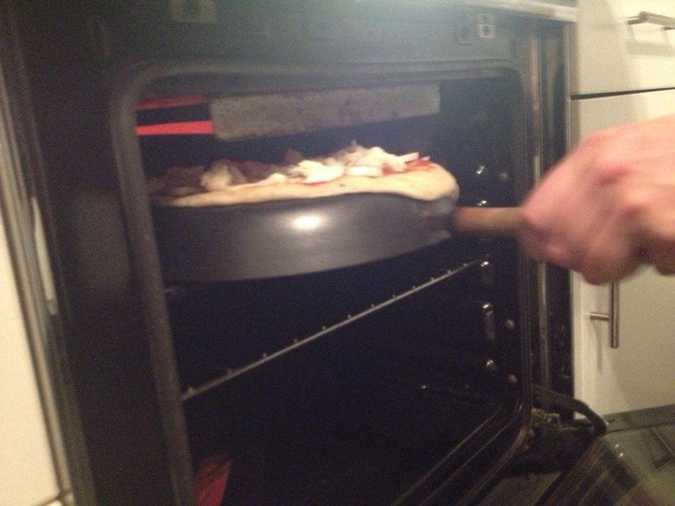 Add upside frying pan to super hot grill to cook both sides just like a pizza oven... Approximately 3-4 minutes