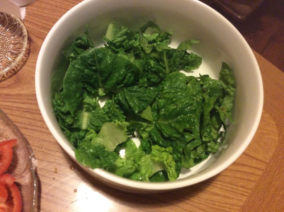 Add you lettuce to a bowl