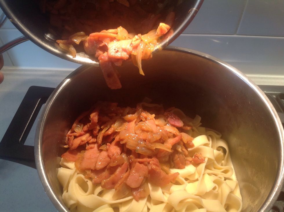 Add your bacon sauce with your strained pasta and mix it in.