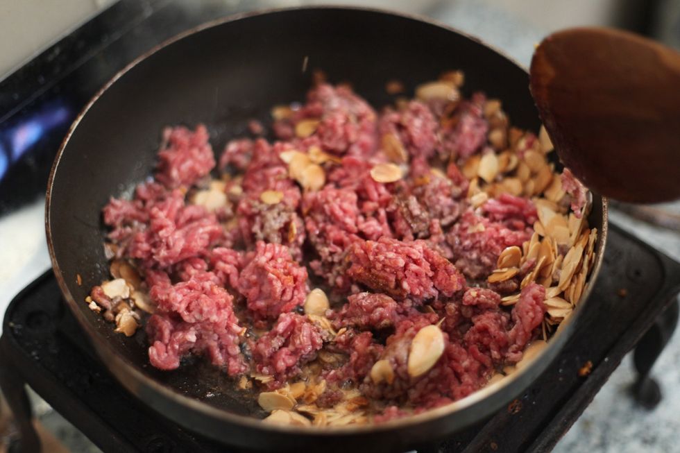 Add your minced beef and stir the almonds through it.