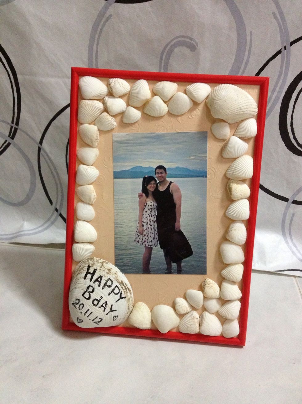 Add your photo, this photo was taken at the beach we collected the seashell ^^ remember the photo has to be smaller than your frame to b able to fit it in