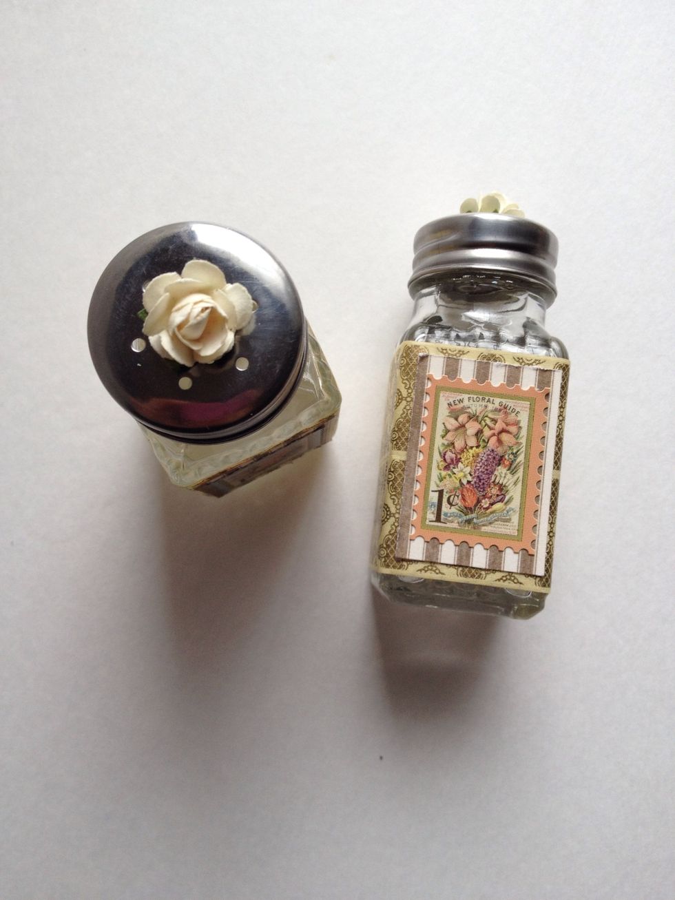 Adhere a small rose to the top of your pepper shaker and you're done!