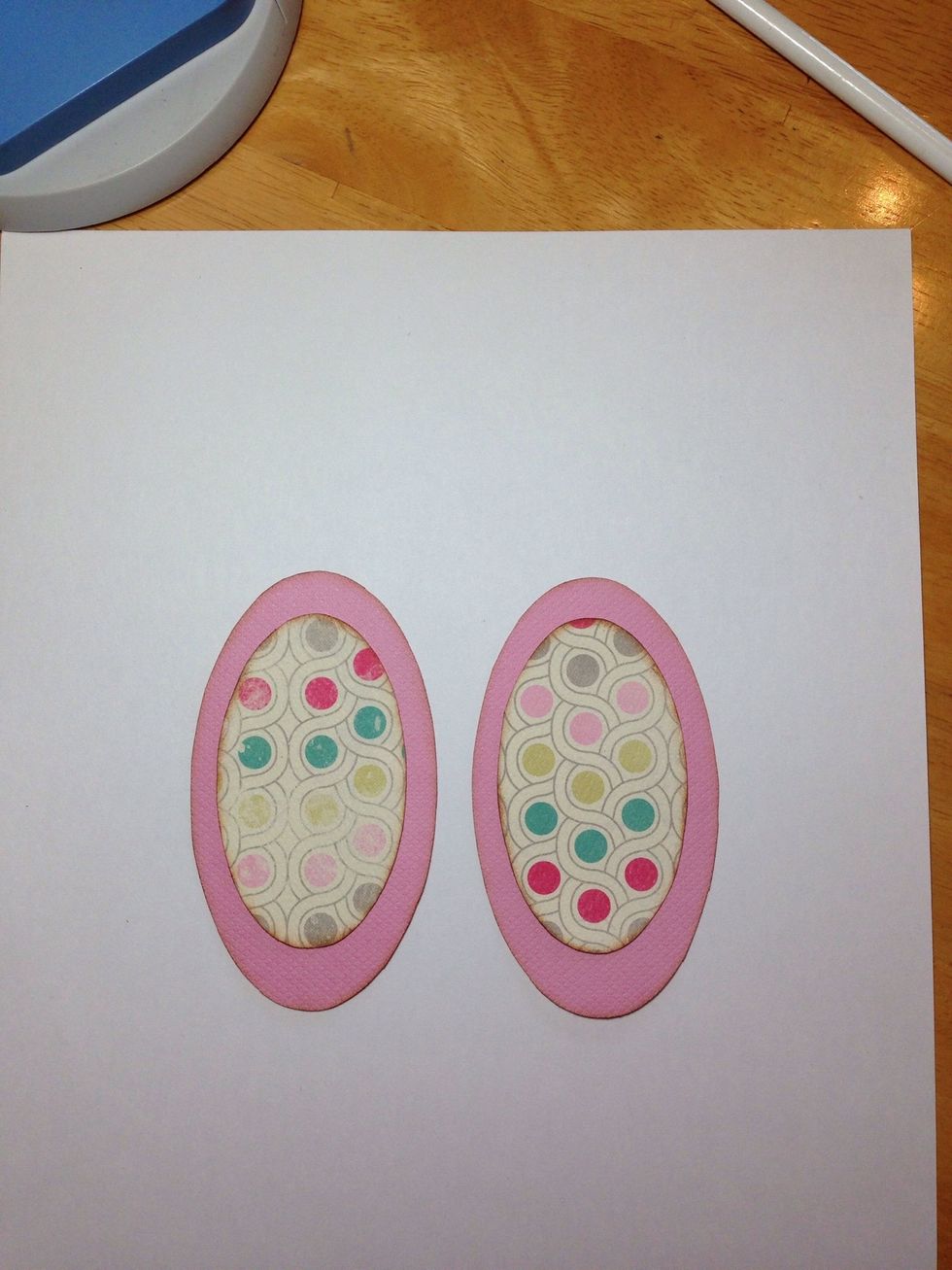 Adhere the inner ears to the pink ears.