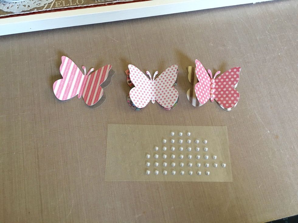 How to recycle mason jar lids to make an altered sign B+C Guides