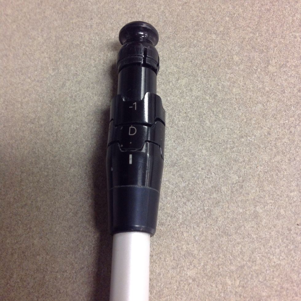 Adjust the pieces on the shaft to help hit a draw. (D stands for draw)