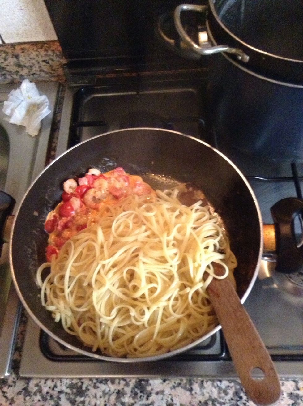 After 10-12 minutes your pasta will be cooked. Put it into the saucepan.