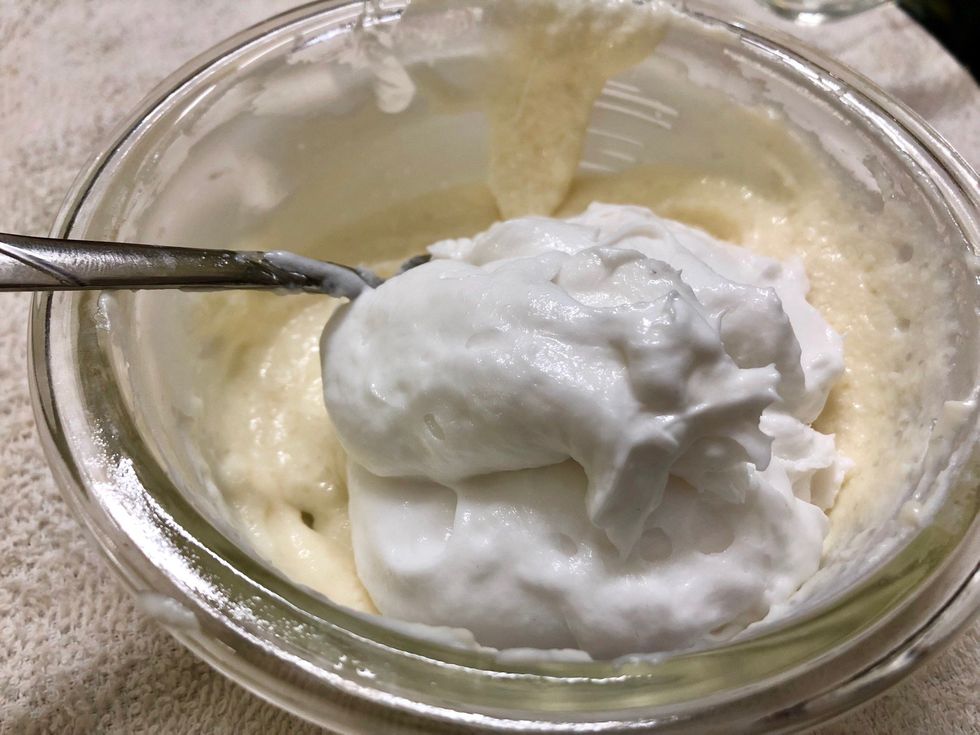 After 15 min take the thawed whip and add as a topping on the creamy cheese and sugar