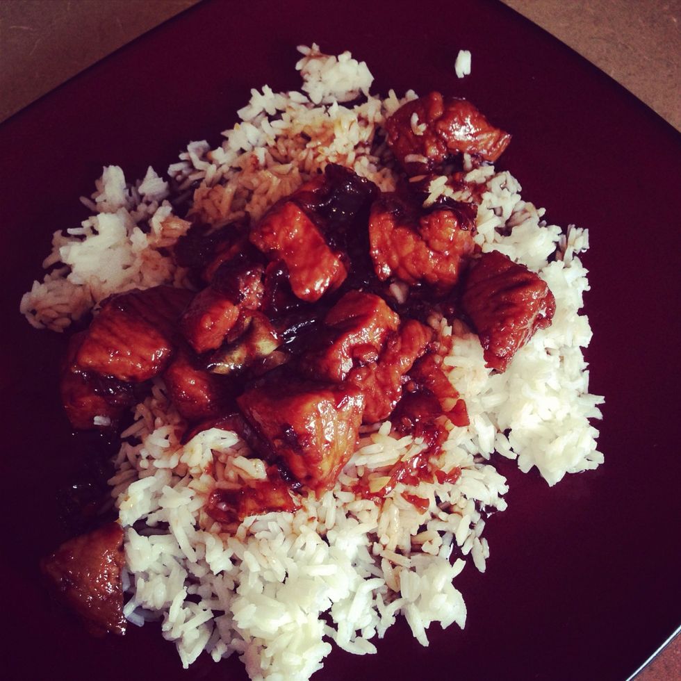 After 15 mins remove bay leaves. Serve on top of rice and wallah! Estofado!!